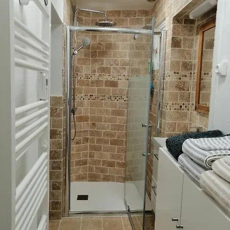 Panzió La Petite Charnasserie 3*