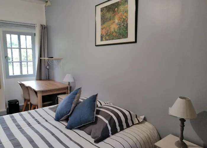 Alojamento de Acomodação e Pequeno-almoço La Petite Charnasserie Angers