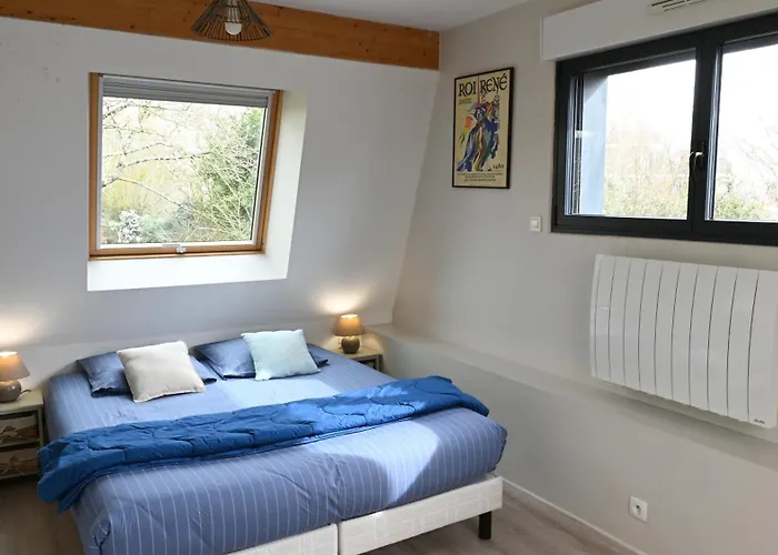 Couette-café La Petite Charnasserie 3*